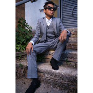 Calvin Klein Boys 3 Piece Suit Gray Subtle Windowpane‎ Print size 12